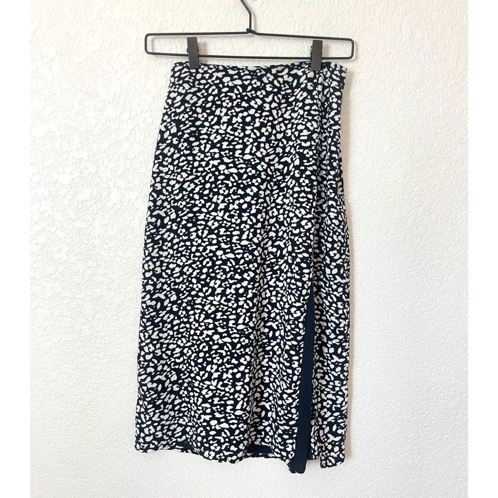 Abercrombie & Fitch XS Black with White Leopard Print High Slit Midi Skirt